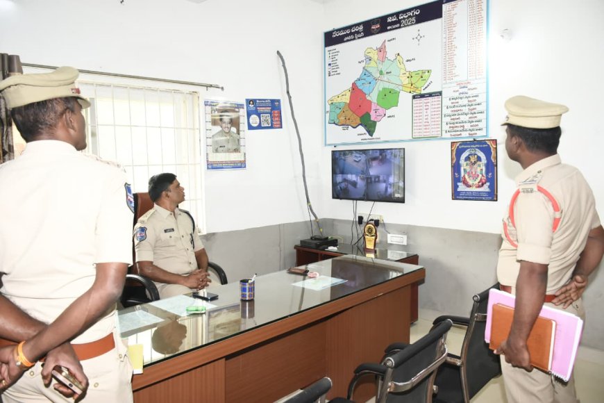 పోలీస్ స్టేషన్ పరిసరాలను నిత్యం పరిశుభ్రంగా ఉంచుకోవాలి