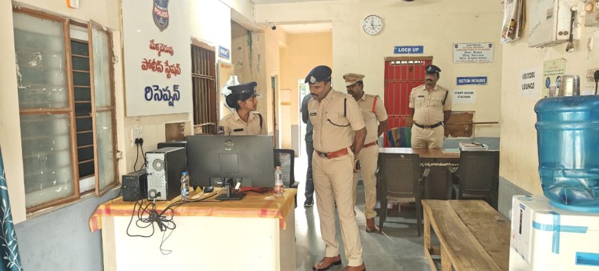 మేళ్లచెరువు పోలీస్ స్టేషన్ ఆకస్మిక తనిఖీ""సూర్యాపేట జిల్లా ఎస్పీ కే నరసింహం ఐపిఎస్