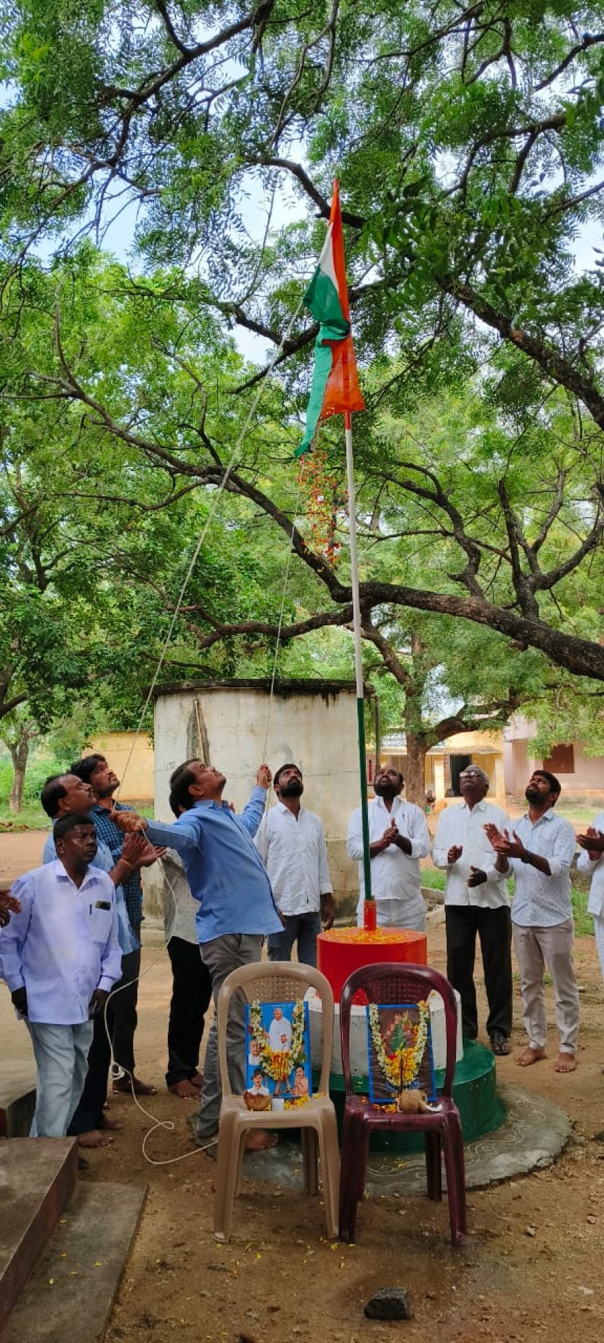 ఎంపీడీవో కార్యాలయంలో ప్రజా పాలన జాతీయ జెండా ఆవిష్కరణ