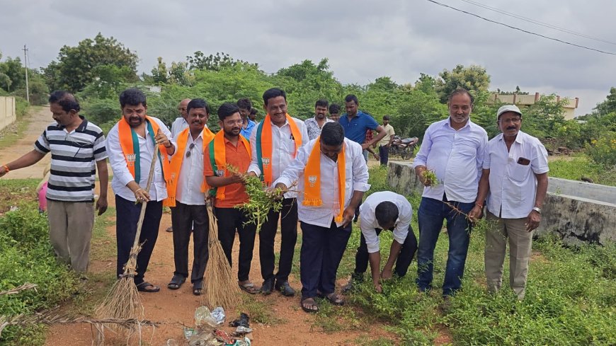 స్వచ్ఛభారత్ కార్యక్రమంలో పాల్గొన్న బిజెపి నాయకులు