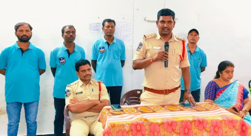 సూర్యాపేట ఒకటవ పట్టణ పోలీస్  బాలికలు ధైర్యంగా ఉండాలి