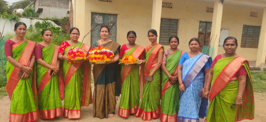 అంగన్వాడి కేంద్రంలో అట్ల బతుకమ్మ పండుగ సంబరాలు