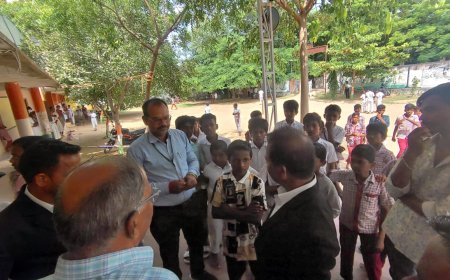 బాల కార్మికులను పాఠశాలలో చేర్పించిన జిల్లా న్యాయ సేవాధికార సంస్థ