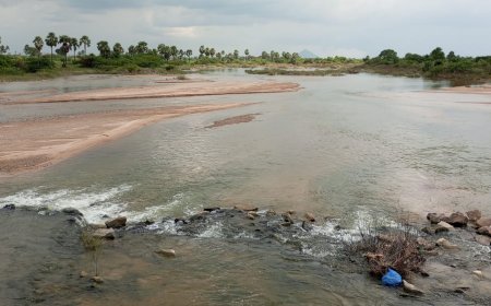 ఏటి ప్రవాహంతో ఏర్పడిన ఇసుక మేటలు