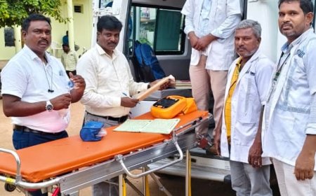 108 102 అంబులెన్స్ ను తనిఖీ చేసిన నేషనల్ క్వాలిటీ ఆడిటర్ జి వెంకటేశ్వర్లు