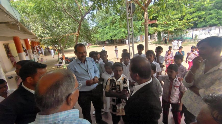 బాల కార్మికులను పాఠశాలలో చేర్పించిన జిల్లా న్యాయ సేవాధికార సంస్థ