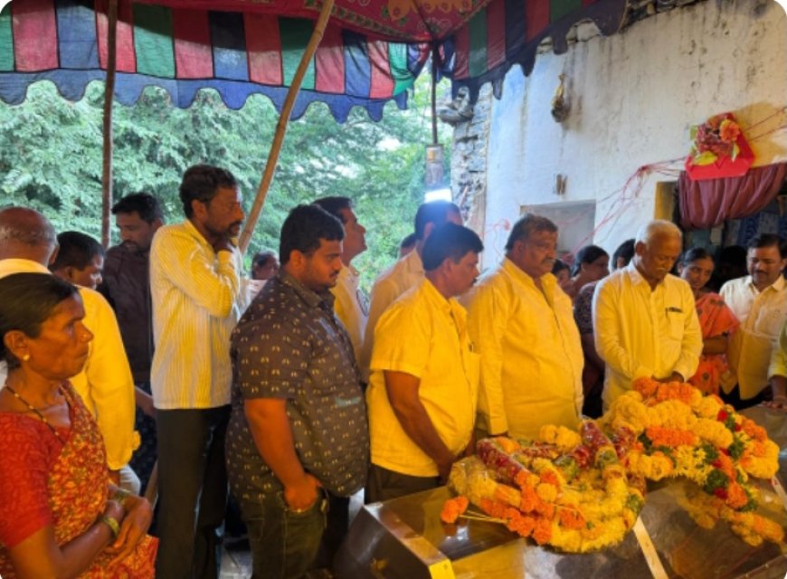 మృతుని కుటుంబాన్ని పరామర్శించిన డిసిసిబి చైర్మన్ మామిళ్లపల్లి విష్ణువర్ధన్ రెడ్డి