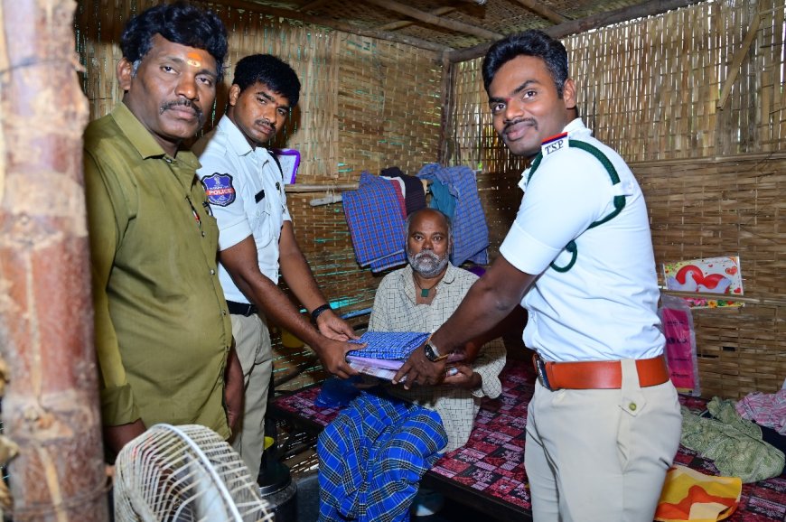 మానవత్వం చాటుకున్న ట్రాఫిక్ ఎస్ఐ బాలచంద్రుడు