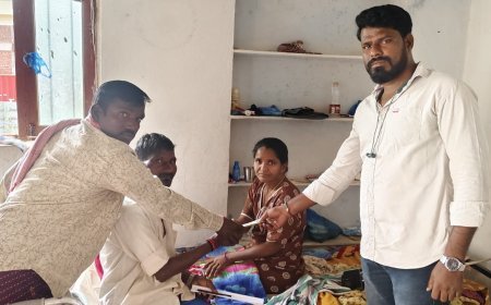 అనారోగ్యంతో బాధపడుతున్న ఆకారపు యాదమ్మకు 10,000/-రూపాయలు ఆర్థిక సాయం చేసిన గణేష్, వెంకన్న