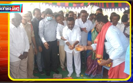 అడ్డగూడూరులో పలు కార్యాలయాలకు భూమి పూజ చేసిన ఎమ్మెల్యే మందుల సామేల్