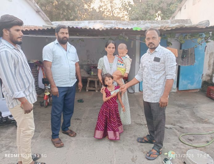 మృతుని కుటుంబానికి అండగా ఆజాద్ యూత్