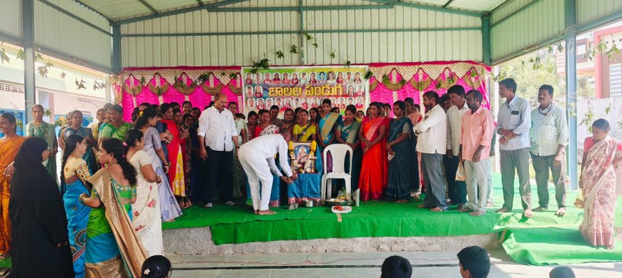 పాఠశాలలో చిన్నారుల సందడి