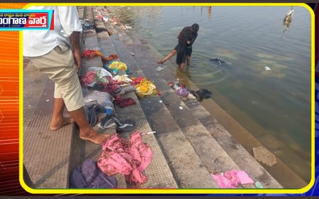 మురికి కూపంగా మారిన కృష్ణా పుష్కర ఘాట్లు