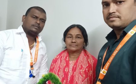 బీసీ జాతీయ మహిళా ఉపాధ్యక్షురాలు కురివి ధనలక్ష్మినీ కలిసిన""RMSS (రాష్ట్రీయ మోడీ సేవా సమితి) సభ్యులు