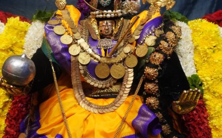 శ్రీ కృష్ణావతారంగా భక్తులకు దర్శనం ఇచ్చిన భద్రాద్రి రామయ్య