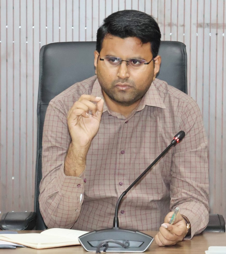 పోలింగ్ జరిగే మండలాల్లో స్థానిక సెలవు జిల్లా కలెక్టర్ సంతోష్