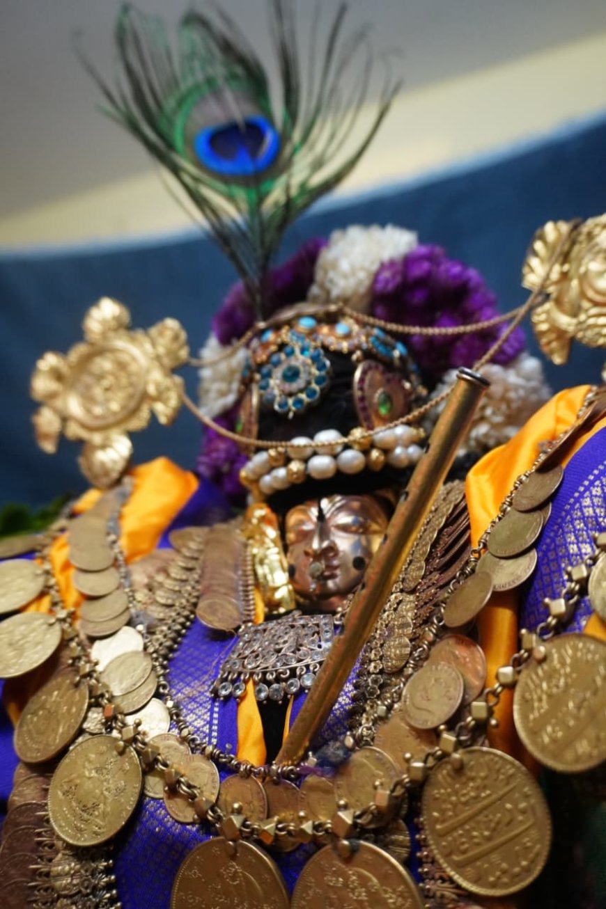 శ్రీ కృష్ణావతారంగా భక్తులకు దర్శనం ఇచ్చిన భద్రాద్రి రామయ్య