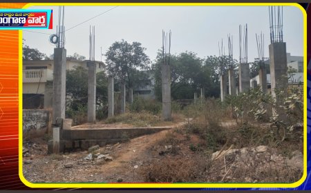 పునాదులకే పరిమితమైన జిల్లా గ్రంధాలయ భవనం