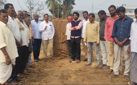 చాకలి ఐలమ్మ విగ్రహం ఏర్పాటు పై అడ్డుపడుతున్న భూకబ్జాదారులు