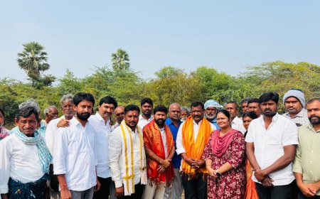 సొంత నిధులతో సిసి రోడ్డు వేయించిన సర్పంచ్