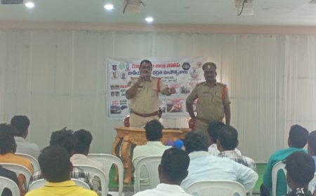 రోడ్డు భద్రత నిబంధనలు పాటించాలి సిఐ