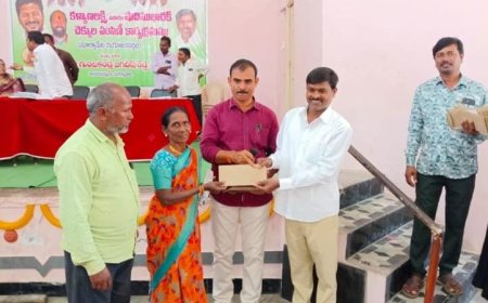 మహిళా సర్పంచ్ లకు అవమానం