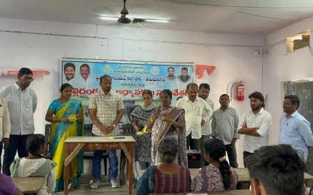 తల్లిదండ్రులు విద్యార్థులపై ప్రత్యేక శ్రద్ధ చూపాలి