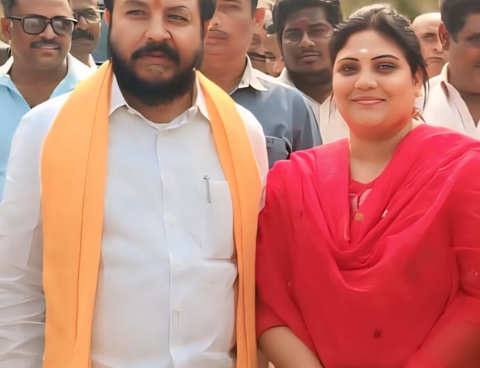 దెందులూరు నియోజకవర్గం ఎమ్మెల్యే చింతమనేని ప్రభాకర్ తో*మర్యాదపూర్వకంగా కలిసిన RMSS(రాష్ట్రీయ మోడీ సేవా సమితి) తెలంగాణ మీడియా ఇంచార్జ్ రావెళ్ళ భవ్య తేజ*