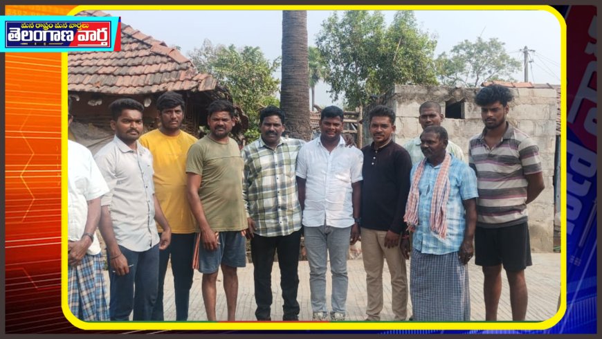 జానజీవన శ్రావంతిలో కలసి బందు మిత్రులతో మాజీ మావోయిస్టు రాష్ట్ర నాయకుడు కోయల సాంబయ్య అలియాస్ ఆజాద్