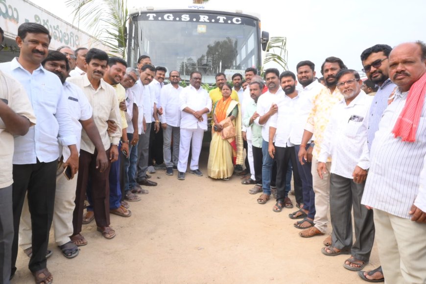 కళ నెరవేరింది ....బస్టాండ్ లోకి బస్సు వచ్చింది