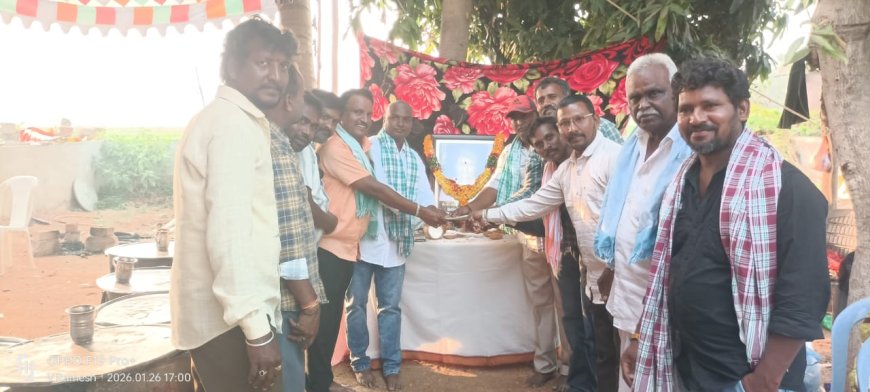 సోమయ్య కుటుంబానికి ఆర్థిక సహాయం అందజేసిన కుటుంబ బలగం 