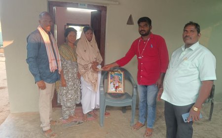 పారిశుధ్య కార్మికుని కుటుంబానికి  ఆర్థిక సహాయం