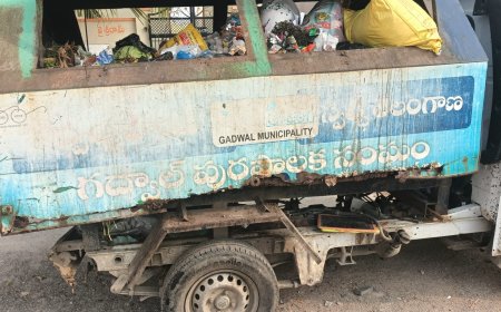 గద్వాల మున్సిపాలిటీ వాహనాల దుస్థితి.