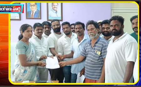 వీధి కుక్కలు‌ నివారణకు చర్యలు తీసుకొండి