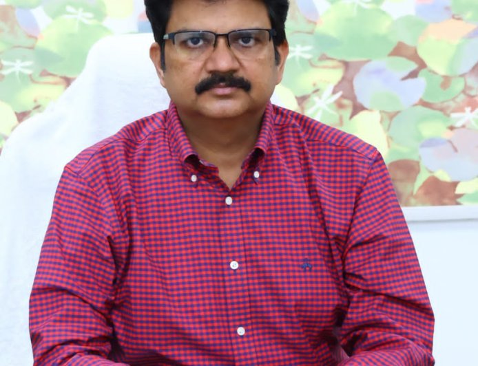 ఓటింగ్ కోసం 18 రకాల గుర్తింపు కార్డులలో ఏదైనా చూపించవచ్చని : కలెక్టర్