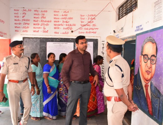 జిల్లాలో ప్రశాంతంగా మున్సిపల్ పోలింగ్