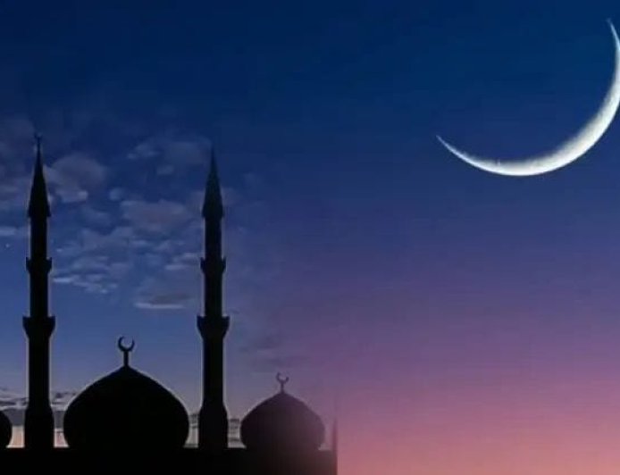 ఆకాశంలో నెలవంక దర్శనం.. రేపటి నుంచే రంజాన్