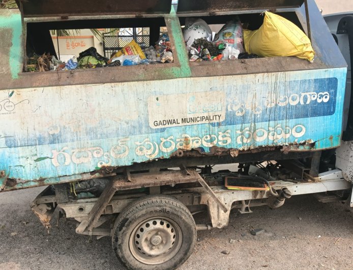 గద్వాల మున్సిపాలిటీ వాహనాల దుస్థితి.