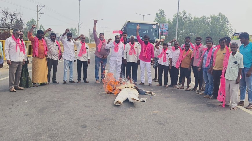సీఎం రేవంత్ రెడ్డి దిష్టిబొమ్మను దహనం చేసిన బిఆర్ఎస్ నాయకులు