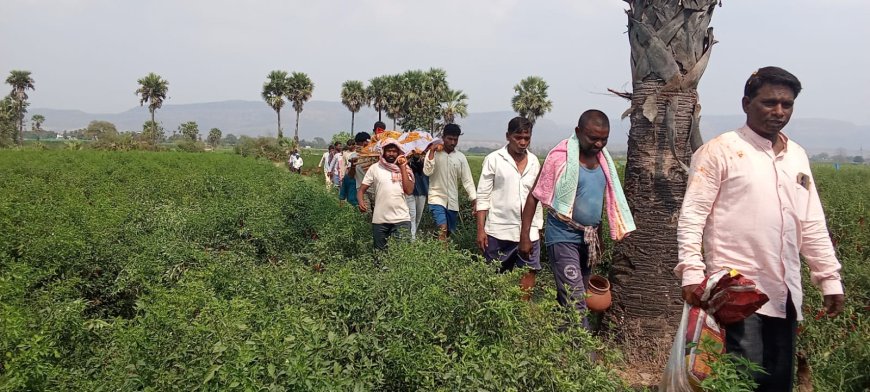 స్మశానానికి దారి కరువు