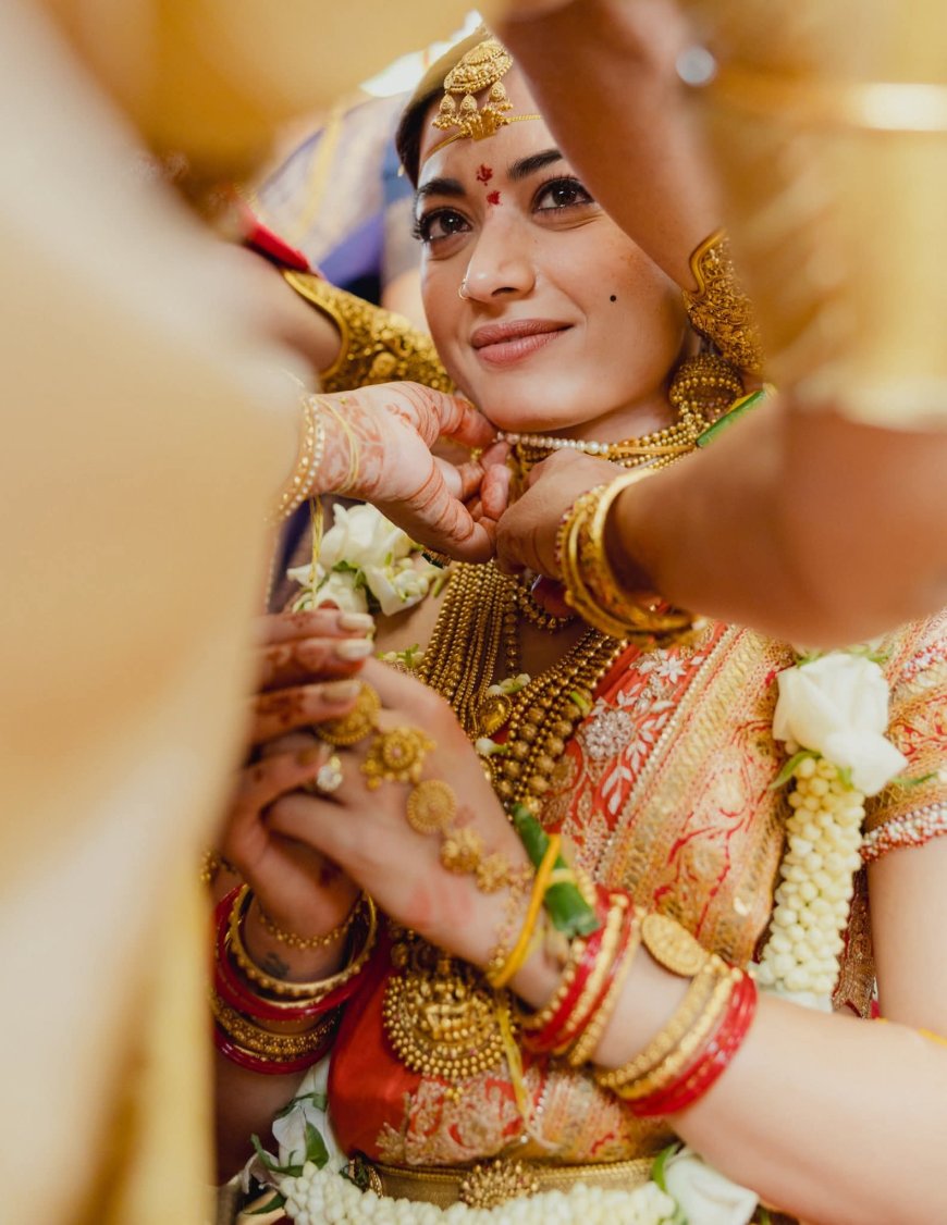 వైరల్ అవుతున్న  విజయ్ దేవరకొండ రష్మిక పెళ్లి ఫోటోలు