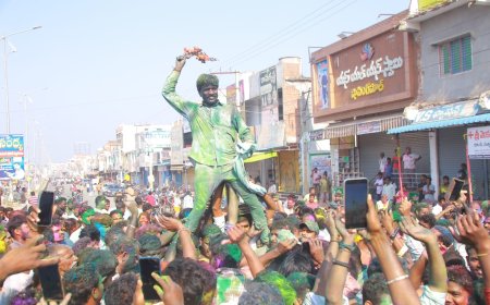 నకిరేకల్ అంటే వేముల వీరేశం… వేముల వీరేశం అంటే హోలీ!