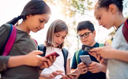 16 ఏళ్లలోపు వారికి సోషల్‌ మీడియా నిషేధం