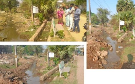 మురుగునీటి కాలువ పక్కనే మంచినీరు బోరు