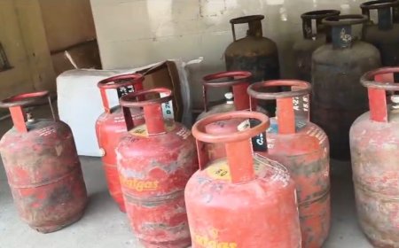 అక్రమంగా నిల్వచేసిన 41 గ్యాస్ సిలిండర్లు సీజ్ చేసిన సూర్యపేట పోలీస్. 