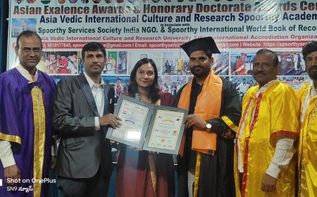 ప్రజల స్వరంగా నిలిచిన జర్నలిస్ట్ నజీర్ ఖాన్‌కు గౌరవ డాక్టరేట్