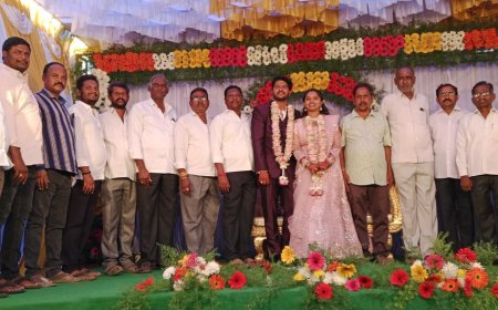 నూతన వధూవరులను ఆశీర్వధించిన కాంగ్రెస్ పార్టీ నాయకులు