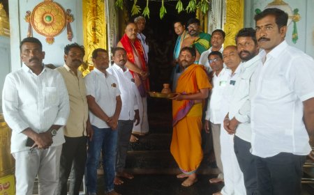 లక్ష్మి నరసింహ స్వామి వారిని దర్శించుకున్న టీపీసీసీ అబ్జార్వ్ లు