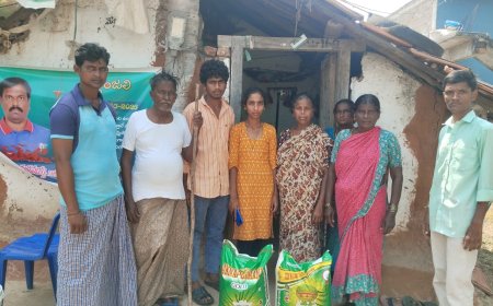 మృతుని కుటుంబానికి ఆర్థిక సహాయం"మానవత్వం చాటుకున్న కోదాడ దేవి మెడికల్ యజమాని