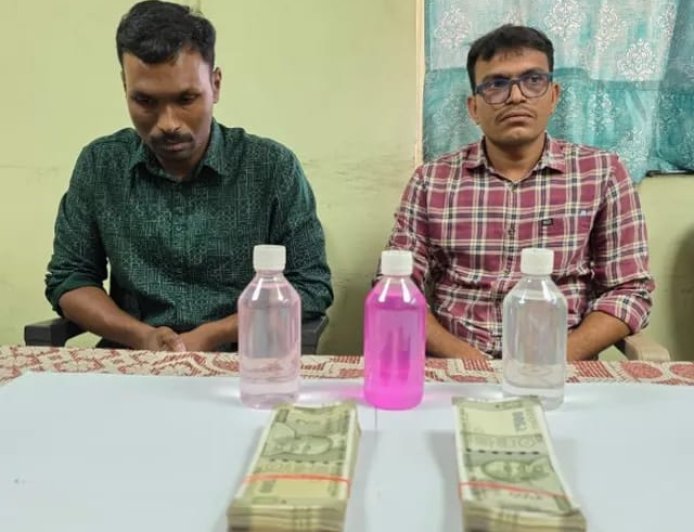 రూ.లక్ష లంచం తీసుకుంటూ ఏసీబీకి చిక్కిన ఎస్ఐలు